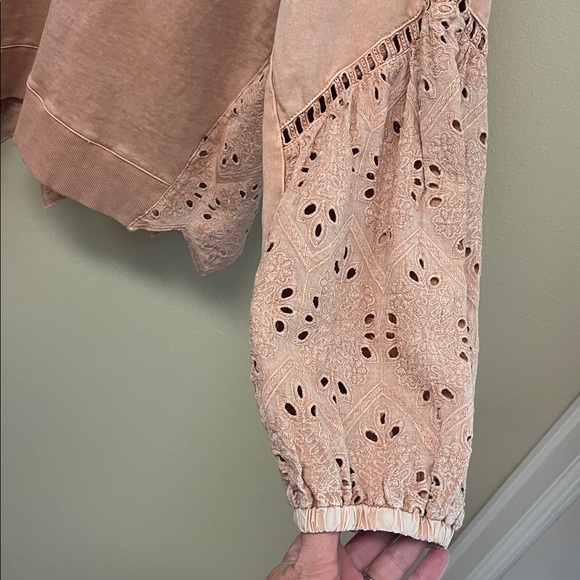 FATE Pink Puff Sleeve Eyelet Top SzL - Picture 3 of 7